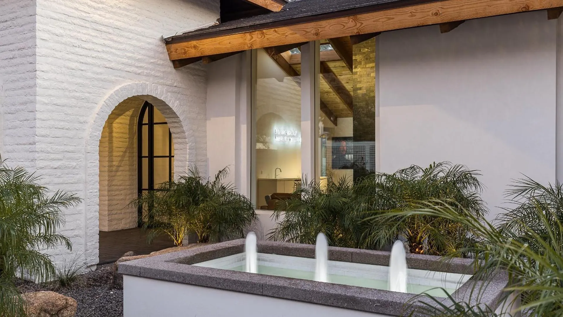 פיניקס Luxury Micro-Resort, Theater, Sauna, Heated Pool