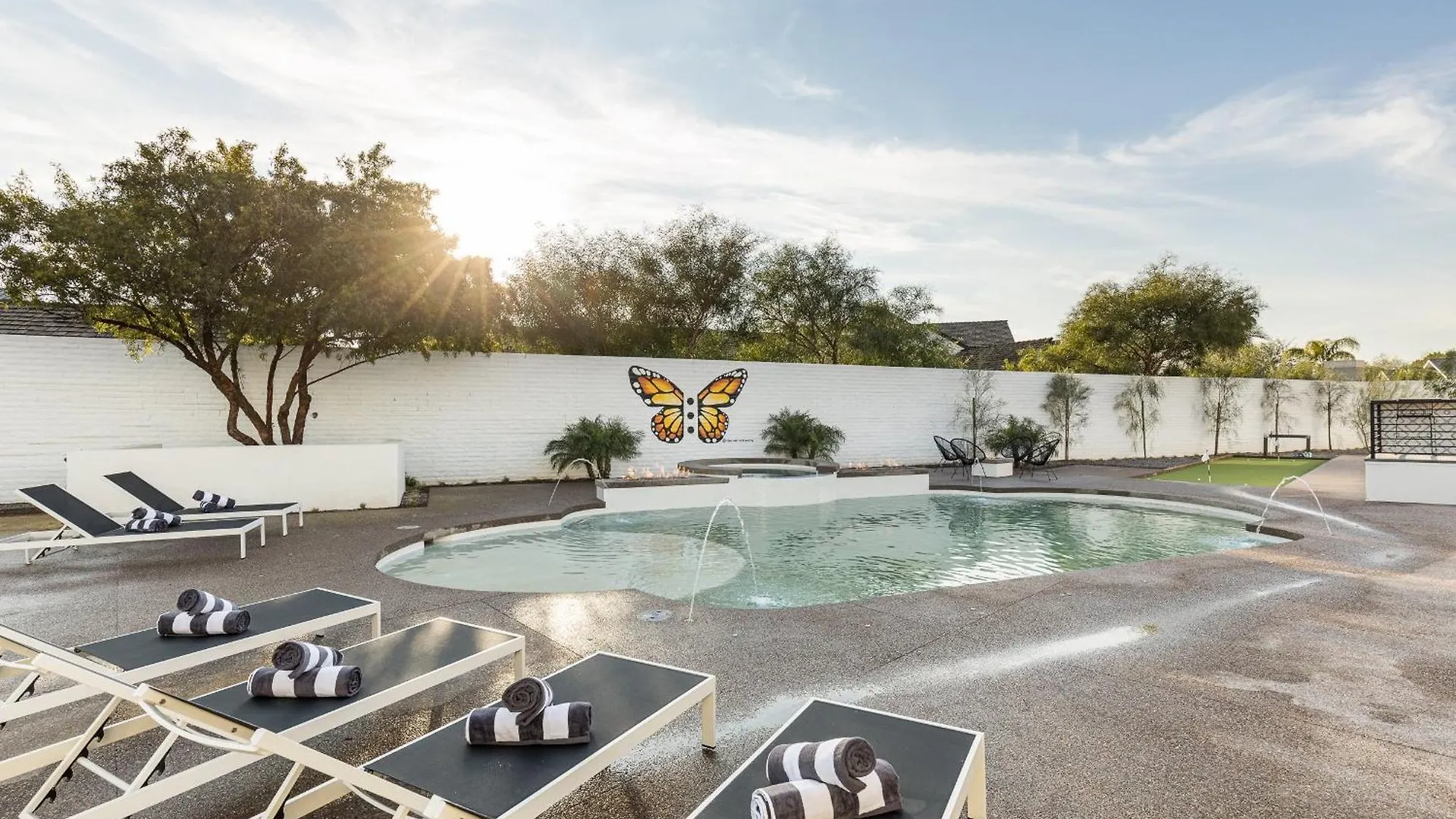 פיניקס Luxury Micro-Resort, Theater, Sauna, Heated Pool