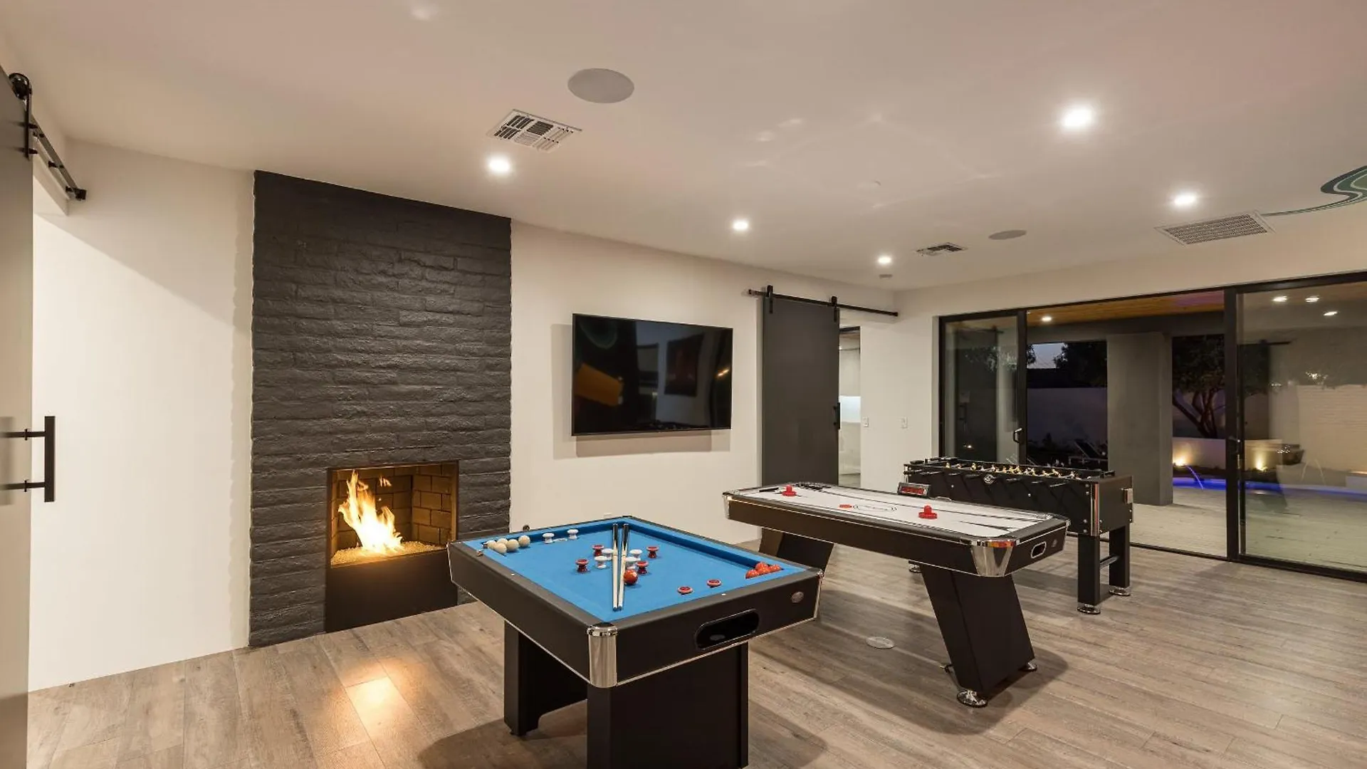 בית נופש פיניקס Luxury Micro-Resort, Theater, Sauna, Heated Pool ארצות הברית