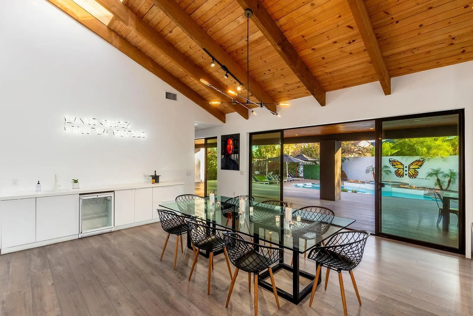 בית נופש פיניקס Luxury Micro-Resort, Theater, Sauna, Heated Pool